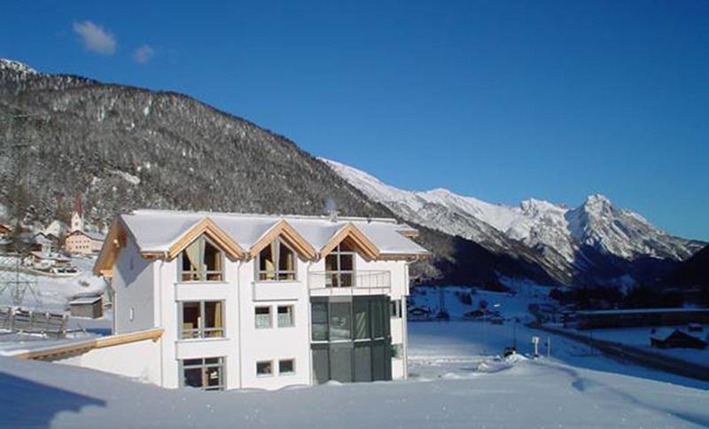 Bed and Breakfast Adrian à Sankt Anton am Arlberg Extérieur photo