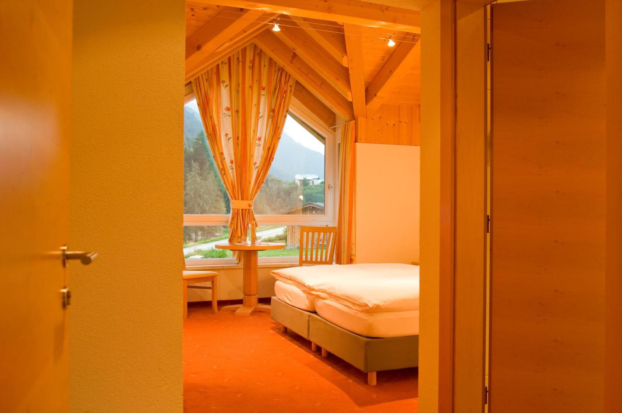 Bed and Breakfast Adrian à Sankt Anton am Arlberg Extérieur photo